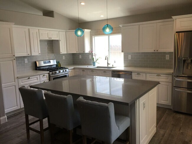 Photo - 190 San Tropez Dr