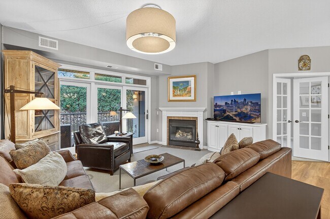 Photo - 5250 Grandview Square Unidad 2201