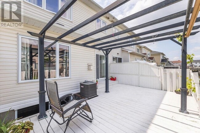 Photo - 214 Montmorency Way