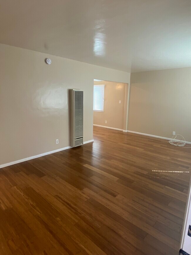 44 Corona Ave Apartments Unit 2 Long Beach, CA