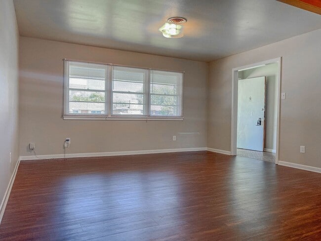 Photo - Cute 3 bed 2 bath!