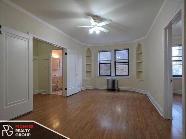 Building Photo - 4831 N Damen Ave Rental