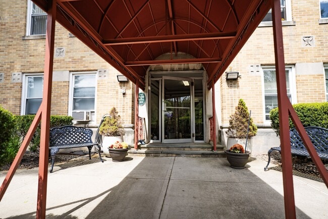 Building Photo - 218 Broad Ave Unit BC Rental