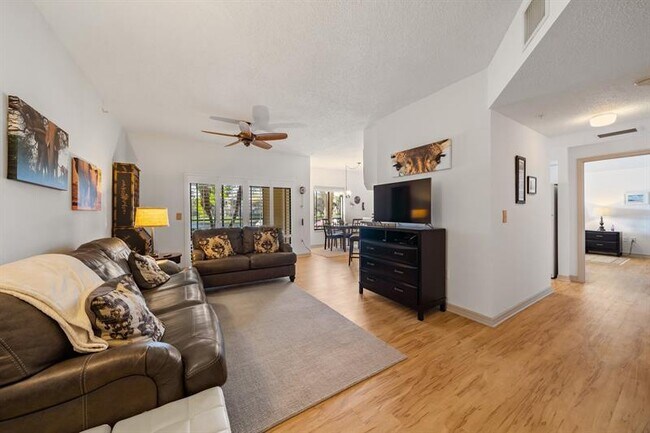 Photo - 3019 Alcazar Pl Unit 107