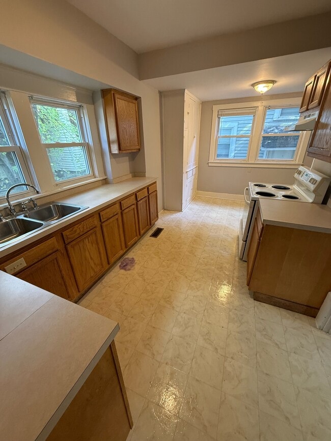 Photo - 503 Spicer Street