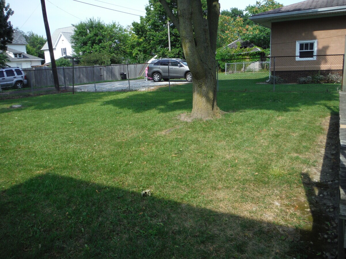 Photo - 814 W 3rd St