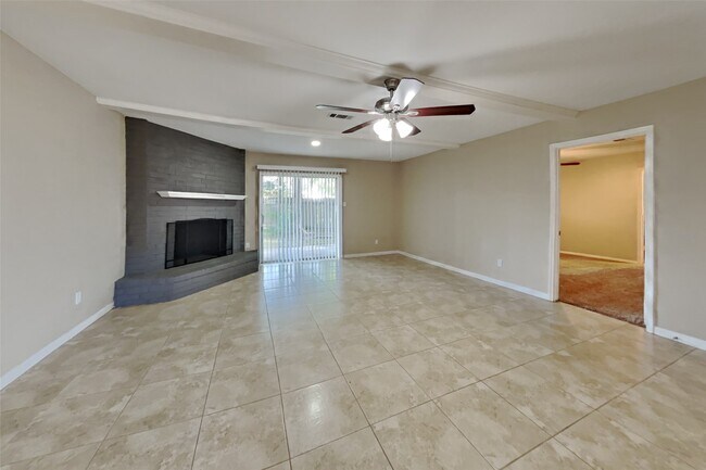 Photo - 3202 Vandyke Dr