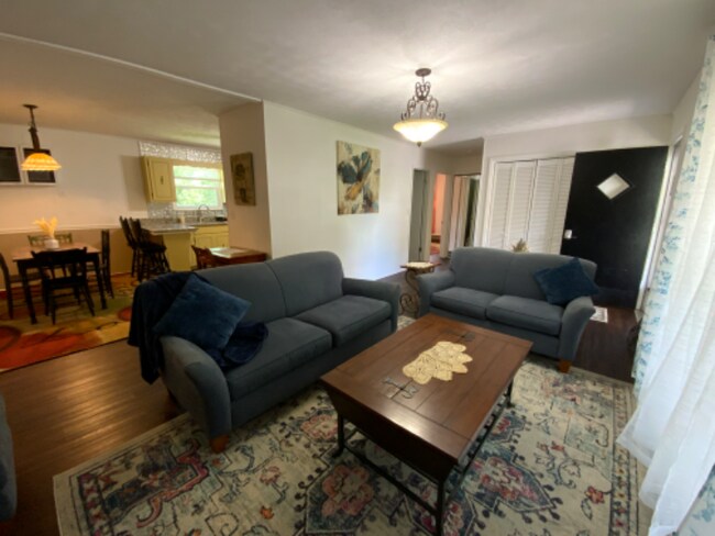 Photo - 701 Carson St Unidad B