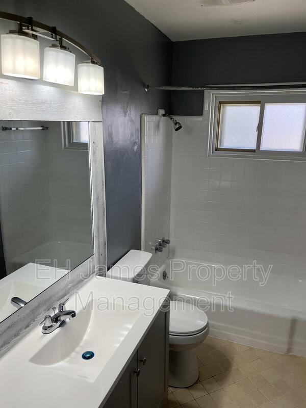 Photo - 8014 E 2nd St