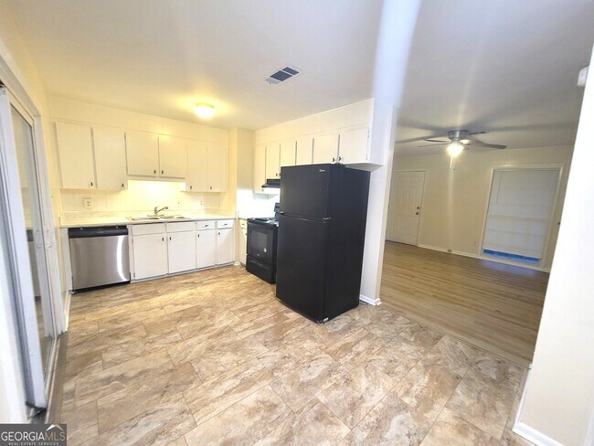 Photo - 421 Willow Ave