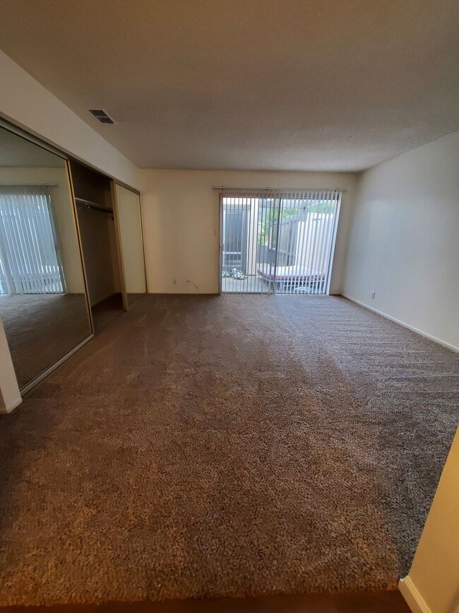 Photo - 3bd/2ba Home with Two Car Garage