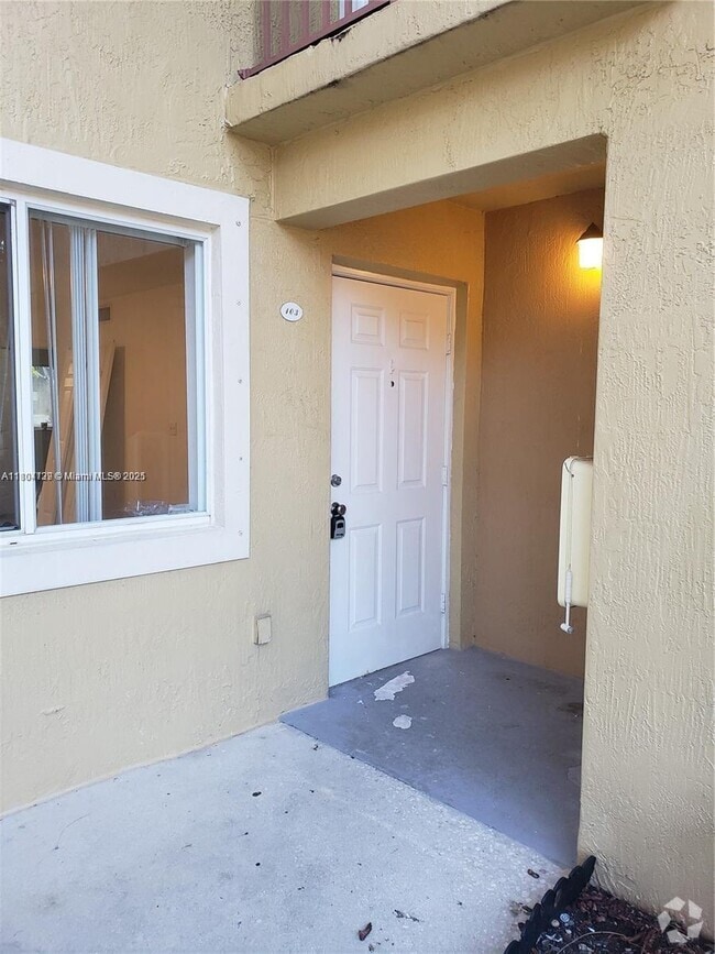 Building Photo - 7940 NW 6th St Unit 103 Rental