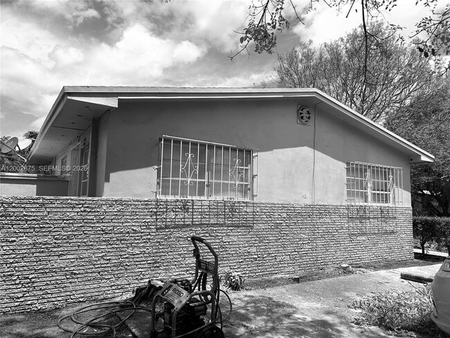 Photo - 412 SW 10th St Unit 1-2