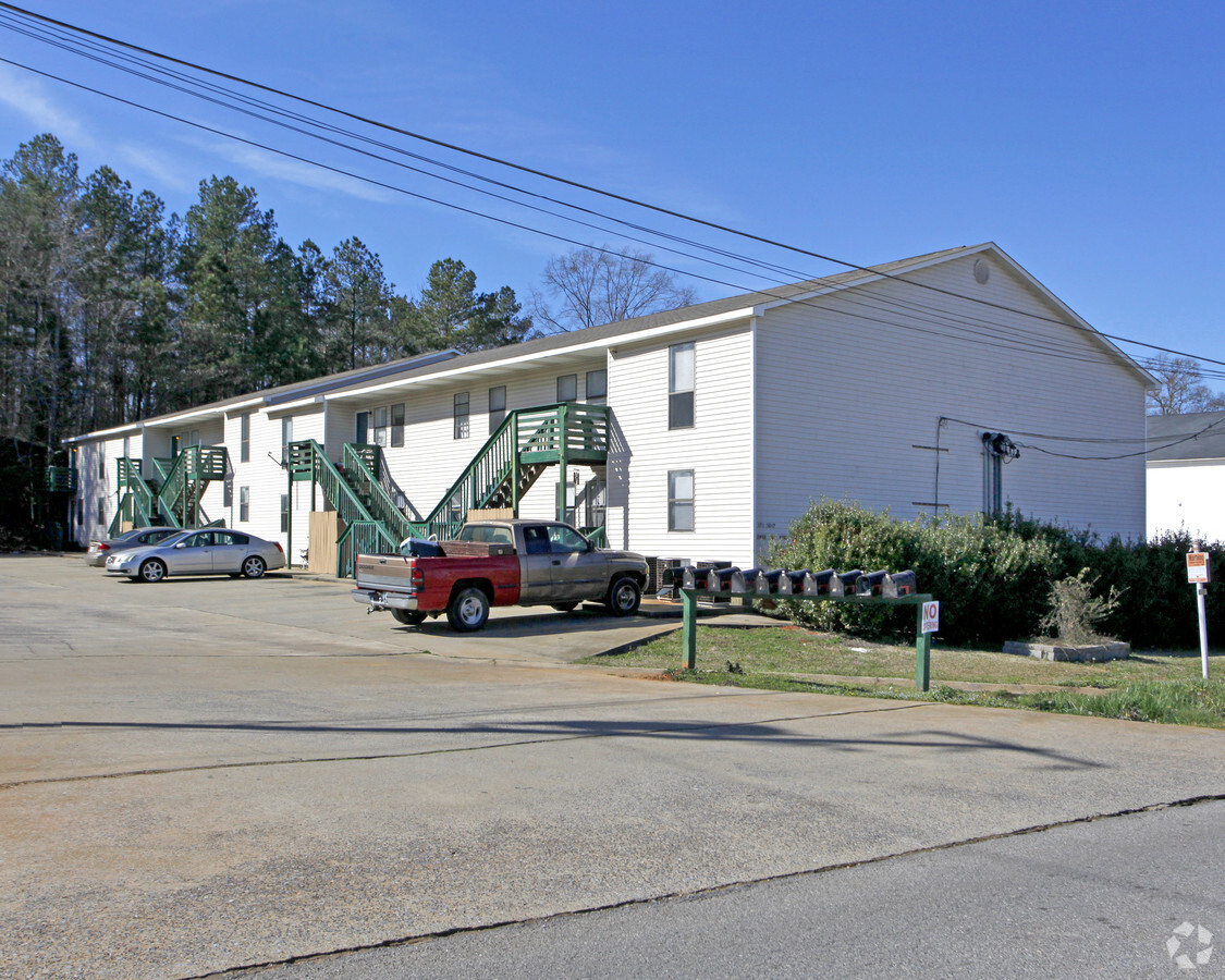 Pineview Apartments - Pineview Apartments