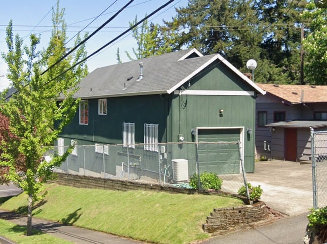 Building Photo - 8702 NE Glisan St