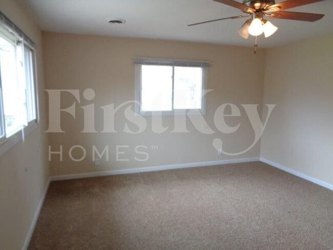 Photo - 447 Talala St