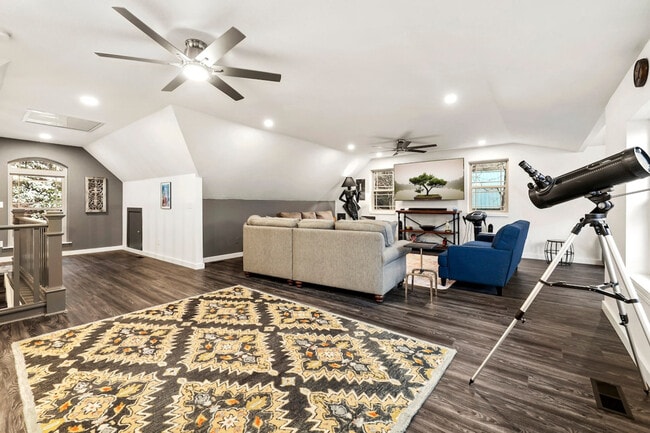 Photo - 211 Lakeshore Dr Unit ID1221839P