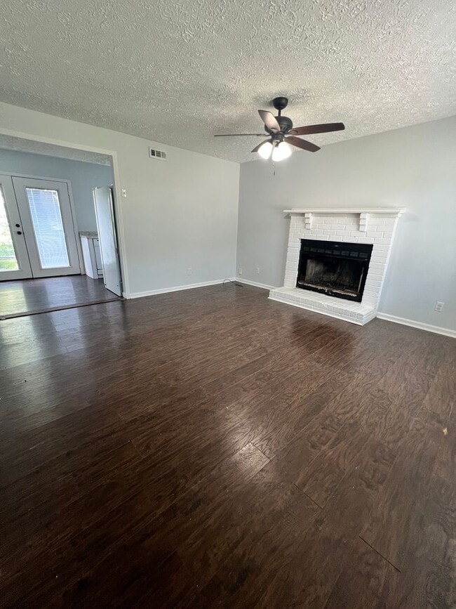 Building Photo - 3534-3534 Chesapeake Dr Unit 3532 Rental