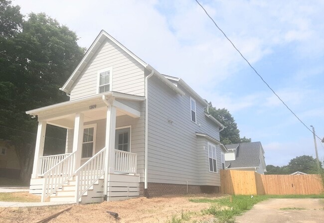 Photo - Beautiful 3 Bedroom, 3 Bathroom New Constr...
