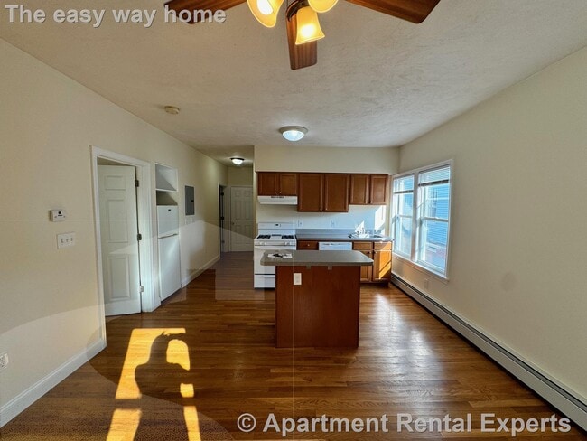 Building Photo - 389 1/2 Columbia St Rental