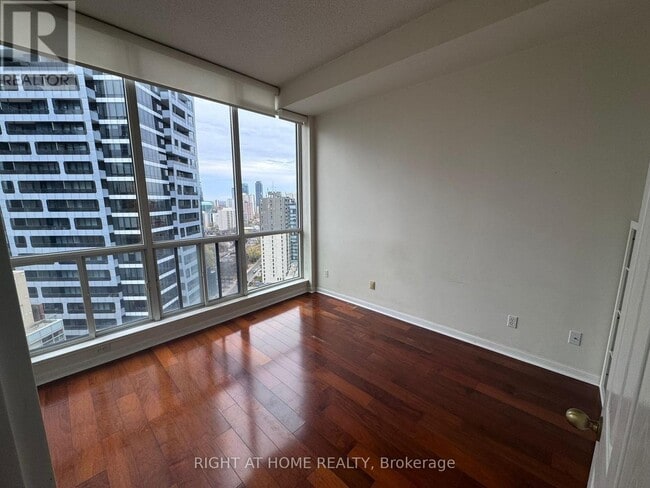 Photo - 24 Wellesley St W Unit 2407