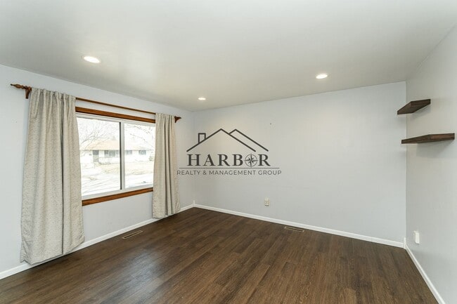 Photo - 3510 19th Ave NW