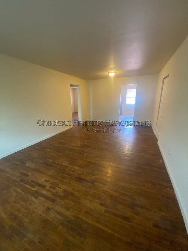 Photo - 9969 Sloane Square Unit C