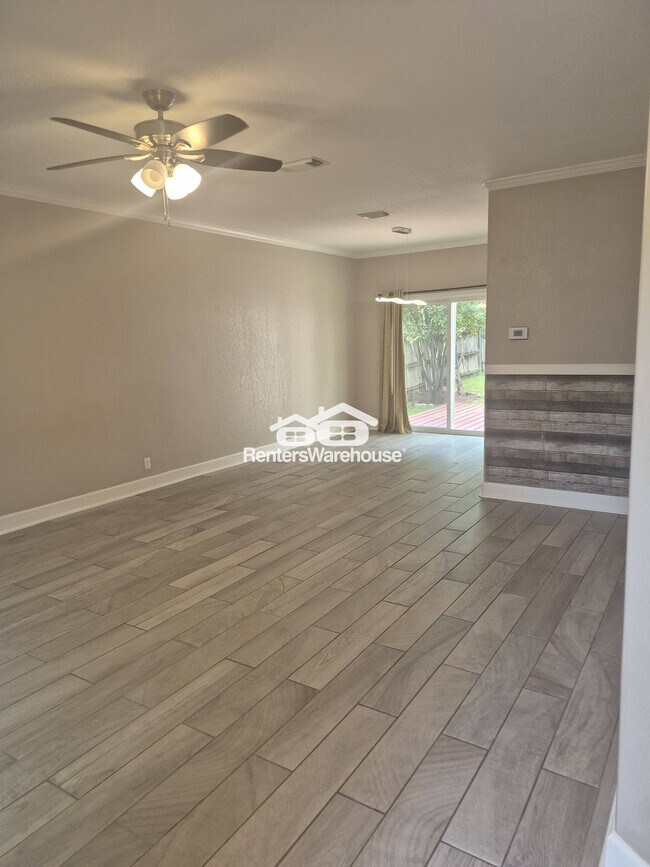 Photo - 9323 Bowen Dr