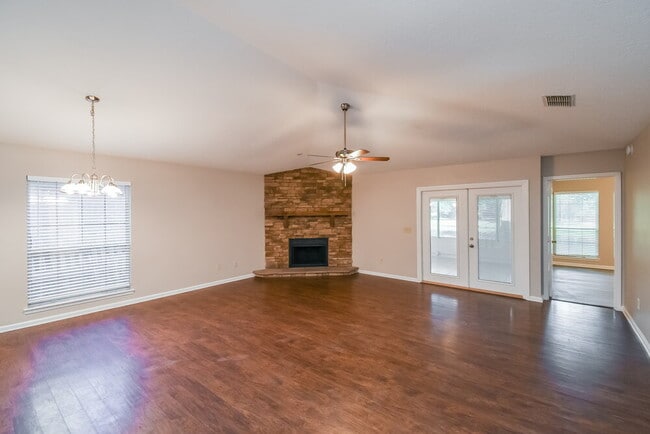 Photo - 1653 Spring Oaks Ln