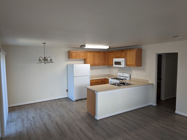 Photo - 50 Jillian Ln Townhome