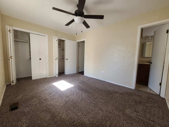 Photo - 925 Crown Dr