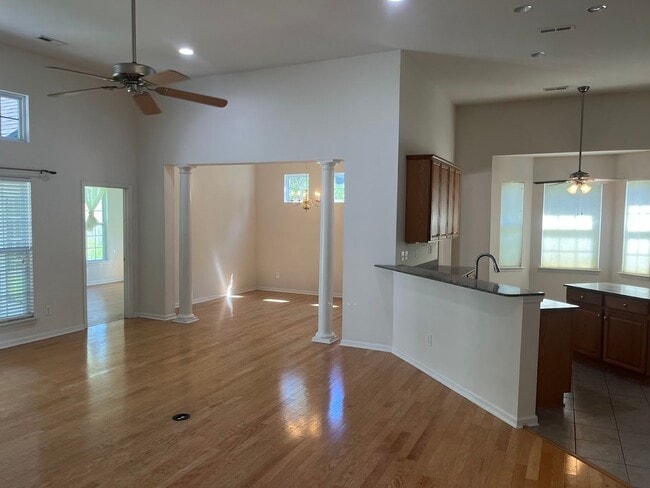 Photo - 1716 Waterbrook Dr