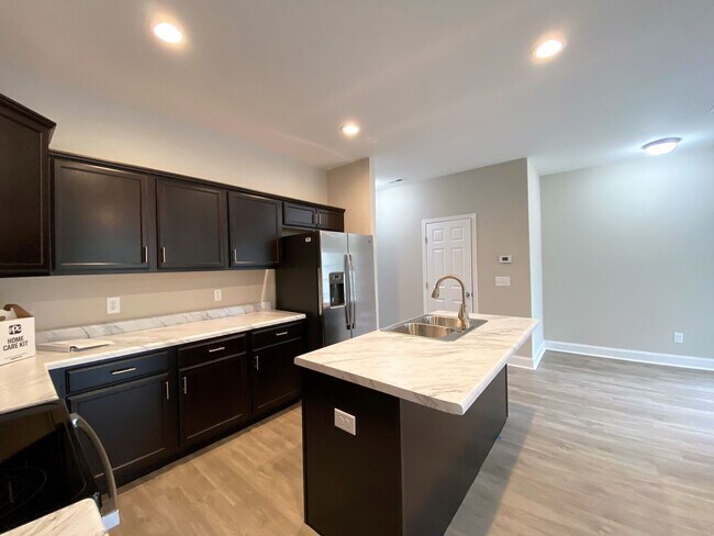 Photo - 3 Bed, 2.5 Bath in Stonebay Townhomes! Unit 1