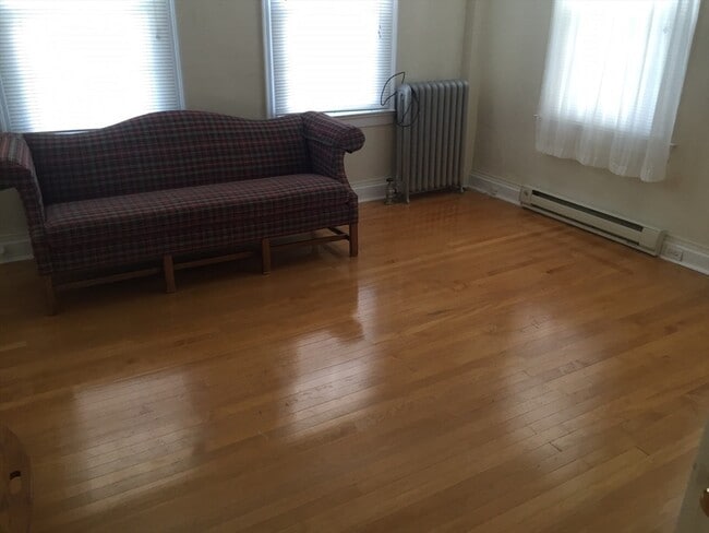 Photo - 112 Main St Unidad A
