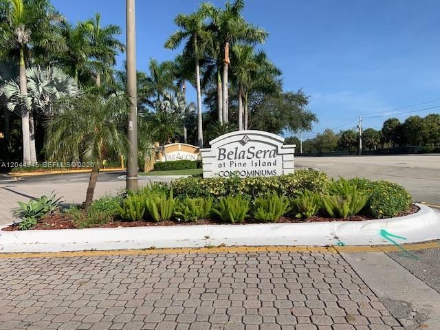 Photo - 731 N Pine Island Rd Unidad 305