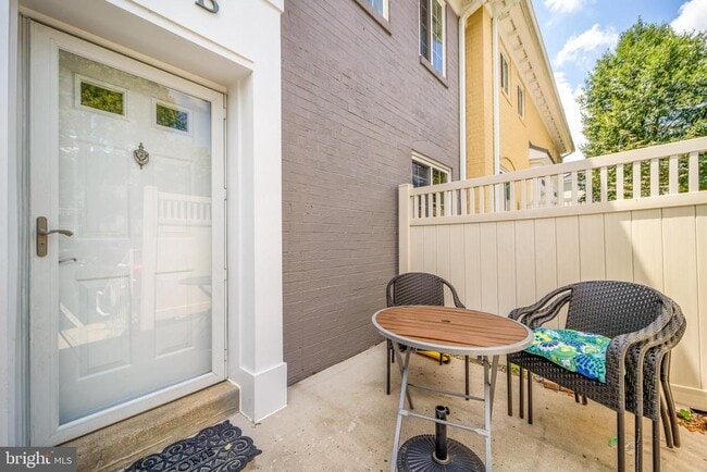 Building Photo - 4173 S Four Mile Run Dr Rental