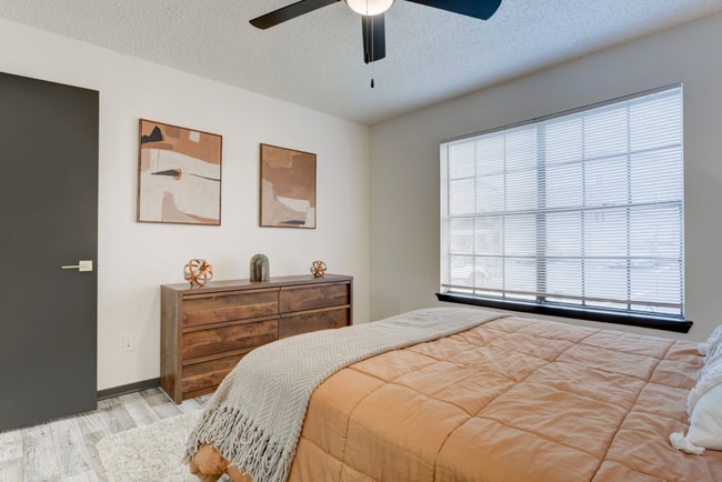 A1_1x1_Reno_BED.png