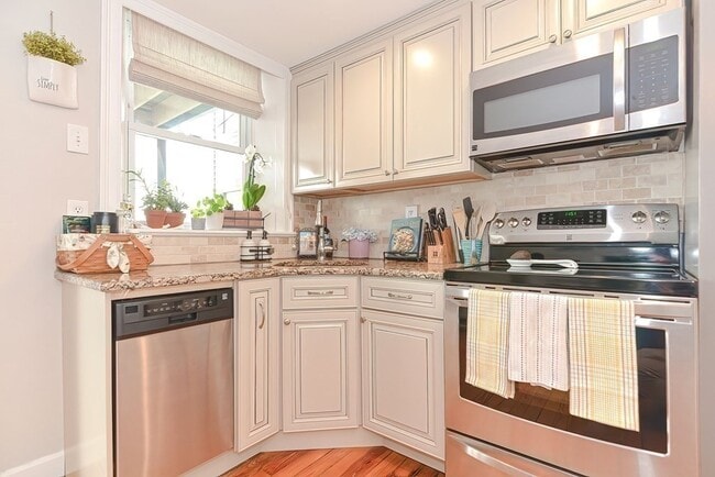 Photo - 205 Webster St Unit 1