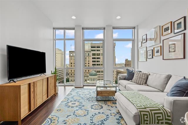 Building Photo - 500 Throckmorton St Unit 1010 Rental