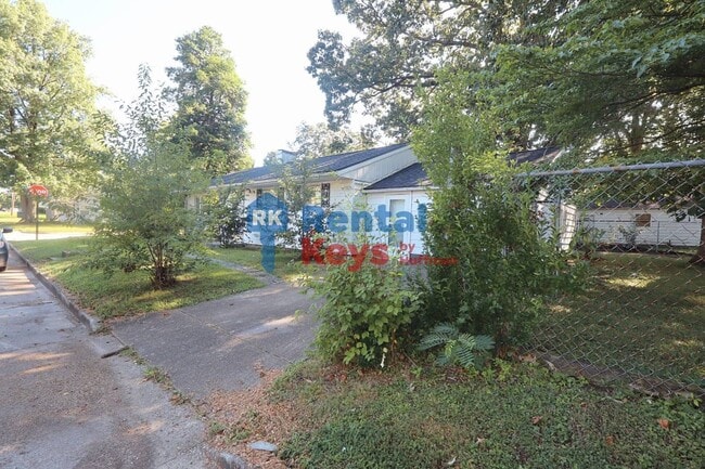 Photo - 2101 Waggoner Ave