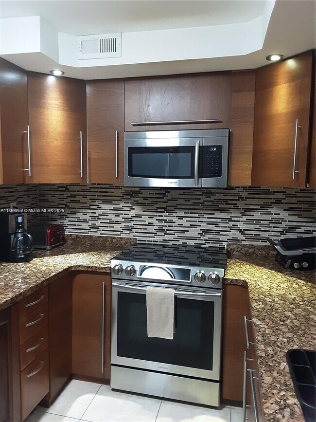 Photo - 200 178th Dr Unit 612