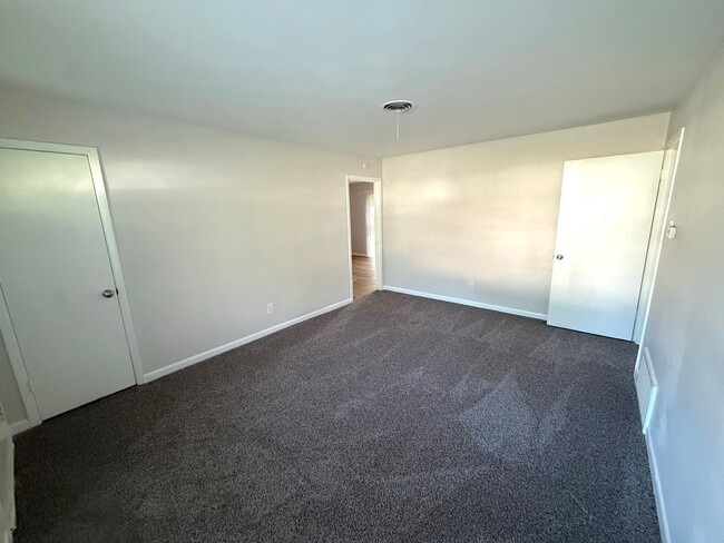 Photo - MOVE IN SPECIAL $500 OFF ON THE FIRST MONTH'S RENT! AVAILABLE NOW!!! Charming 4 bedroom 2 bath ho...