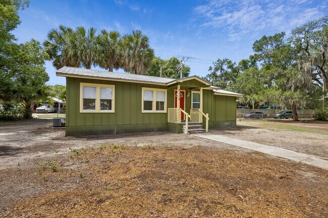 Photo - 2113 Silver Lake Dr