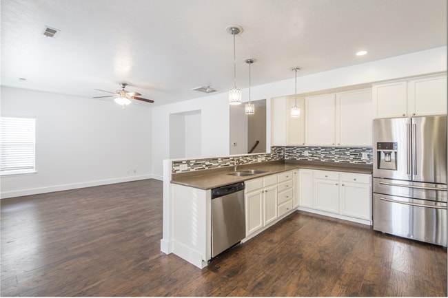 Photo - 646 E 1590 S