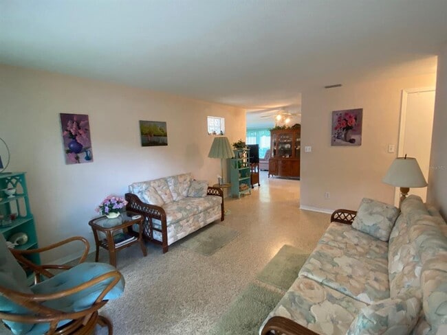 Photo - 814 10th Ave