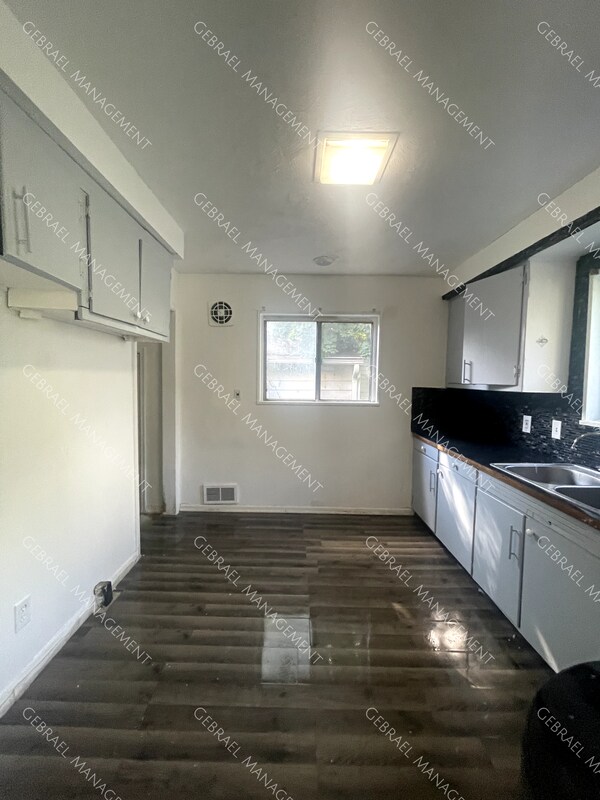 Photo - 808 Chatham Dr