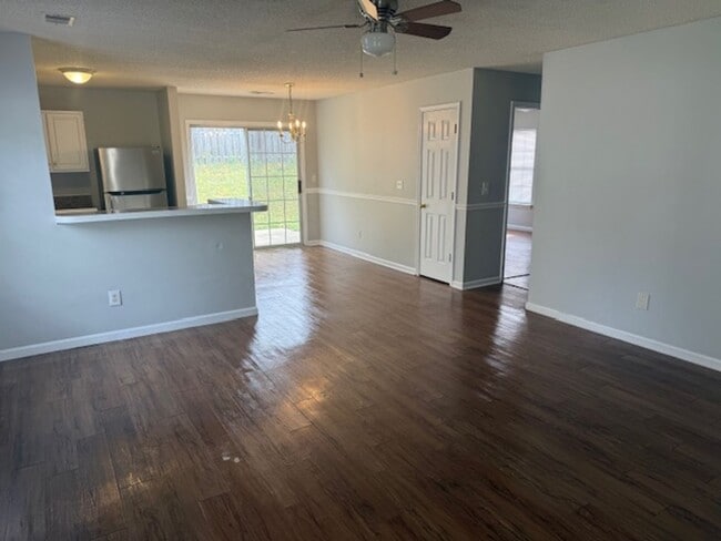 Photo - 148 Pinemast Court