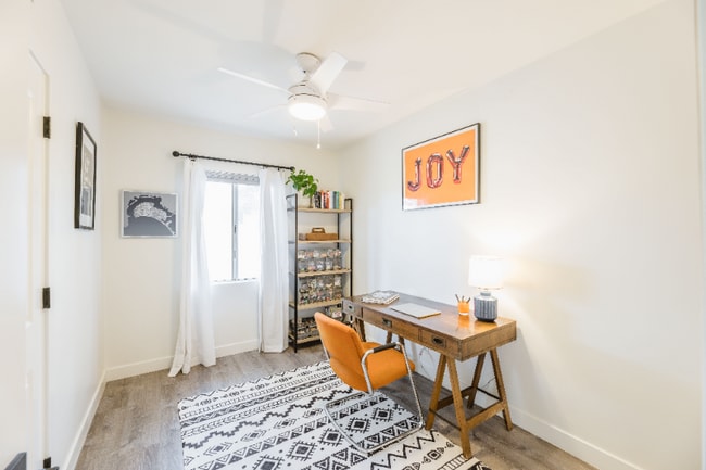 Photo - 1326 W Roma Ave