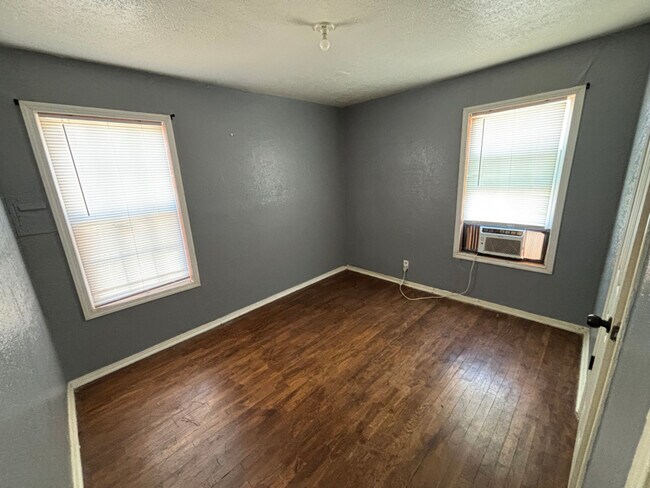 Photo - 509 Chris Ave