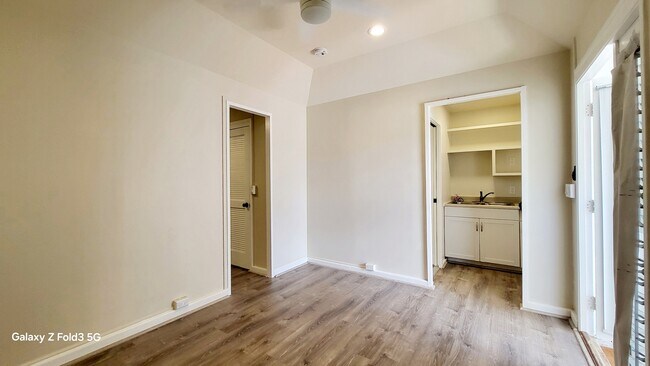 Photo - 961 Kealaolu Ave